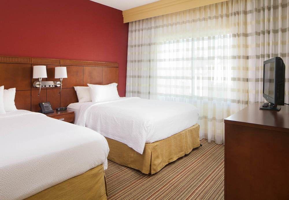 Courtyard By Marriott Greensboro Εξωτερικό φωτογραφία