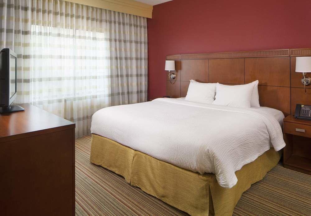 Courtyard By Marriott Greensboro Εξωτερικό φωτογραφία