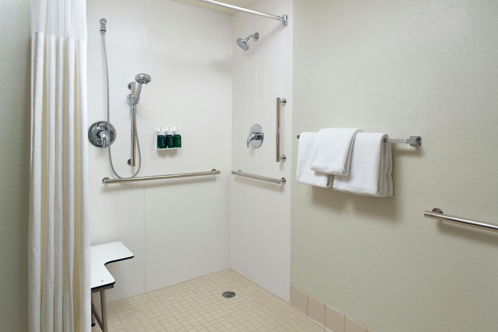 Courtyard By Marriott Greensboro Εξωτερικό φωτογραφία