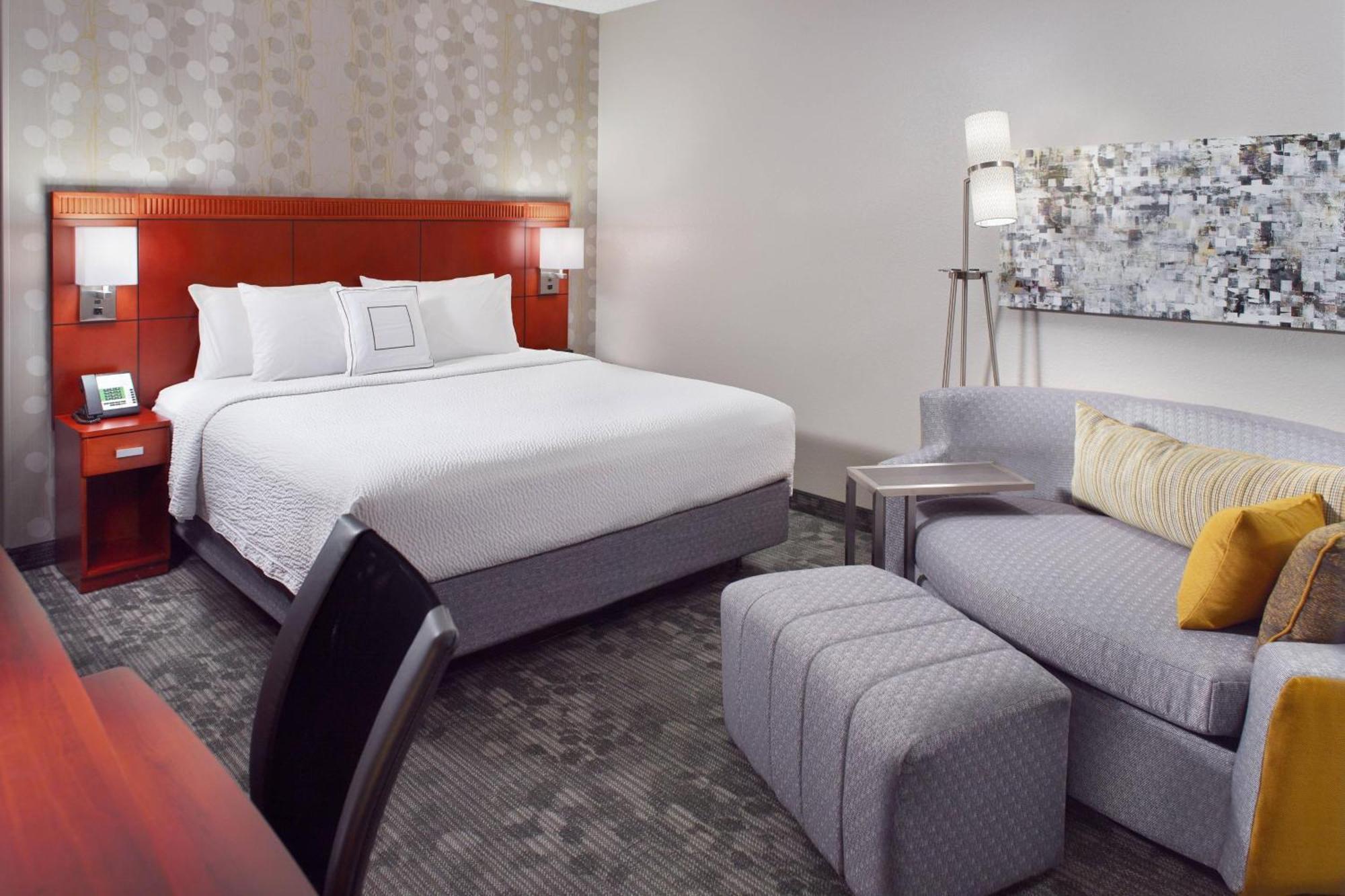 Courtyard By Marriott Greensboro Εξωτερικό φωτογραφία