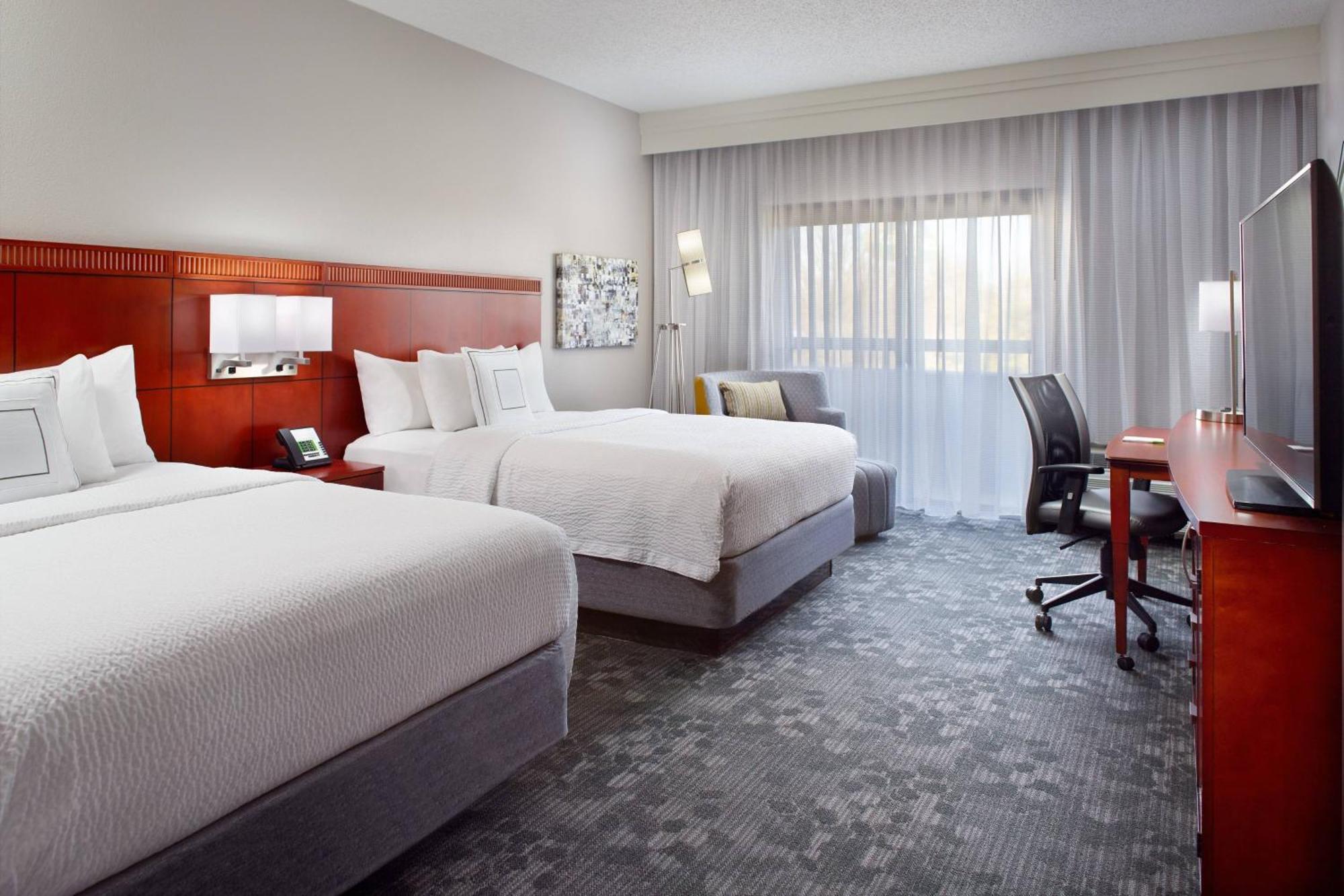 Courtyard By Marriott Greensboro Εξωτερικό φωτογραφία