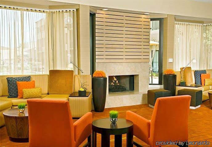 Courtyard By Marriott Greensboro Εξωτερικό φωτογραφία